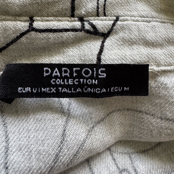 Parfois Geometric Abstract Soft Long Sleeve Black and White Crop Top Size Medium - Picture 6 of 7